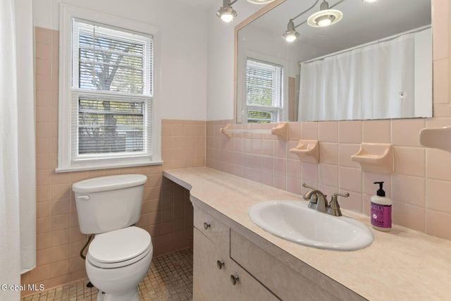 711 Riverside Avenue, Glenville, NY 12302