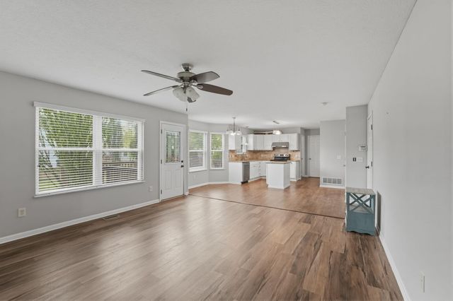 1161 Willow Oak Drive, Blacklick, OH 43004
