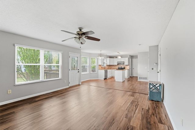 1161 Willow Oak Drive, Blacklick, OH 43004