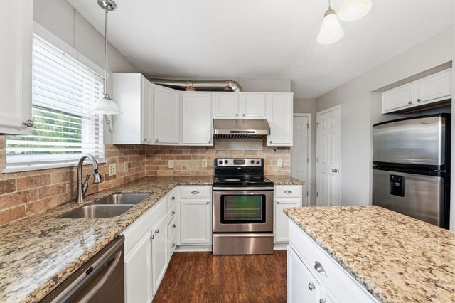 1161 Willow Oak Drive, Blacklick, OH 43004