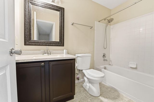 1161 Willow Oak Drive, Blacklick, OH 43004
