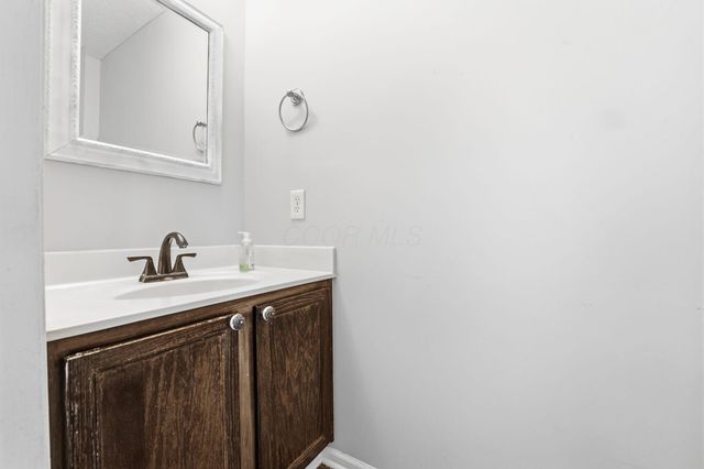 1161 Willow Oak Drive, Blacklick, OH 43004