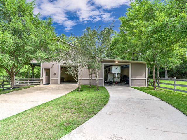 37922 Clubhouse Lane, Magnolia, TX 77355