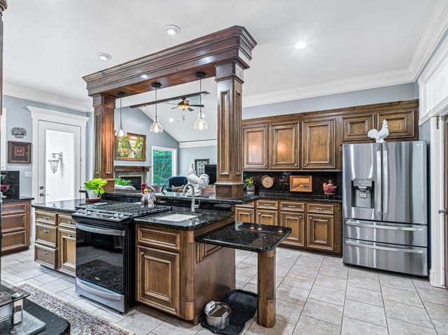 37922 Clubhouse Lane, Magnolia, TX 77355