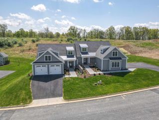 106 OLD OAKS DR, Fishersville, VA 22939