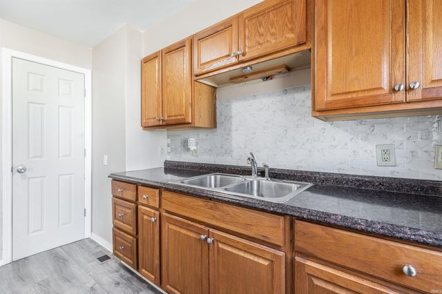 1825 S Bosse Avenue, Evansville, IN 47712