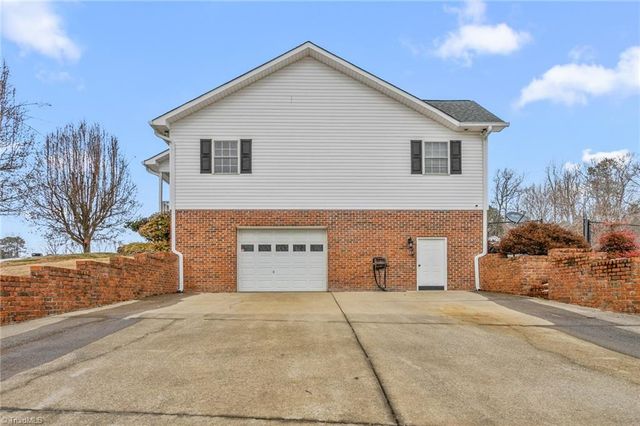 200 Kanah Drive, Winston-salem, NC 27107