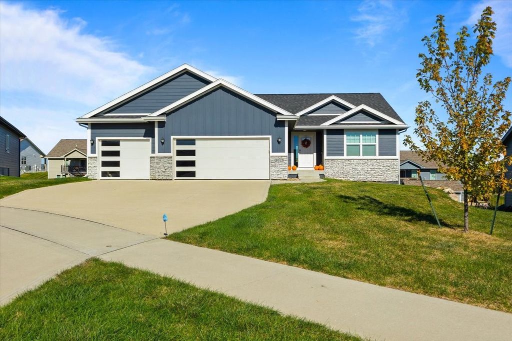 3912 NW 11th Street, Ankeny, IA 50023