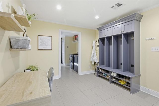 2829 W Prien Lake Road, Lake Charles, LA 70605