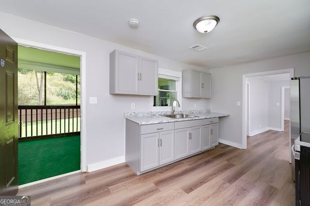 3930 W Side Place, Ellenwood, GA 30294