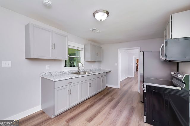 3930 W Side Place, Ellenwood, GA 30294