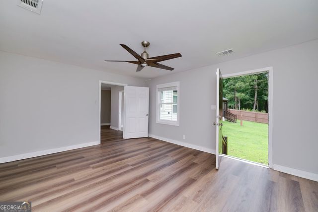 3930 W Side Place, Ellenwood, GA 30294