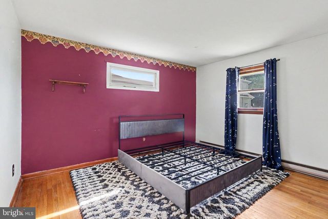 542 W AREBA AVE, Hershey, PA 17033