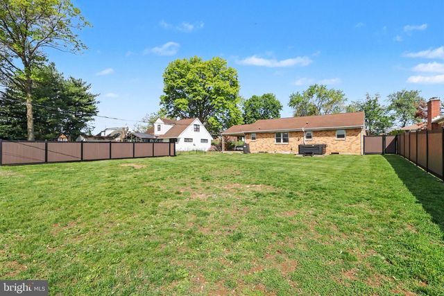 542 W AREBA AVE, Hershey, PA 17033