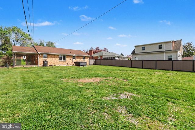 542 W AREBA AVE, Hershey, PA 17033