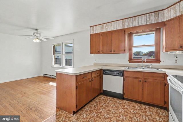 542 W AREBA AVE, Hershey, PA 17033