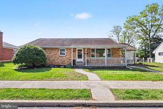 542 W AREBA AVE, Hershey, PA 17033