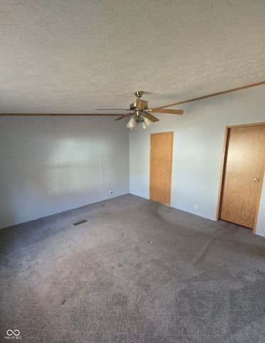 1909 S H Street, Elwood, IN 46036