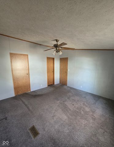 1909 S H Street, Elwood, IN 46036