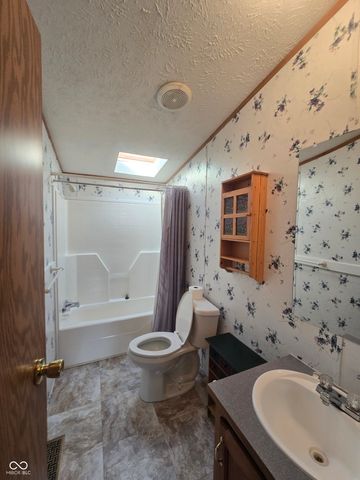 1909 S H Street, Elwood, IN 46036