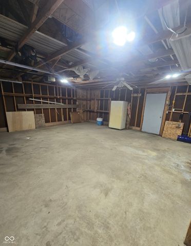 1909 S H Street, Elwood, IN 46036