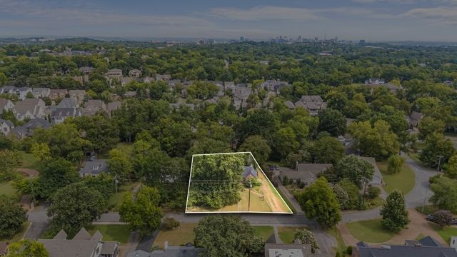 1720 N Observatory Dr, Nashville, TN 37215