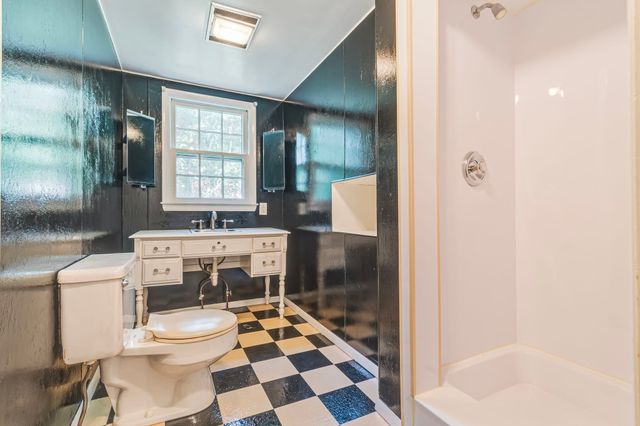 1720 N Observatory Dr, Nashville, TN 37215