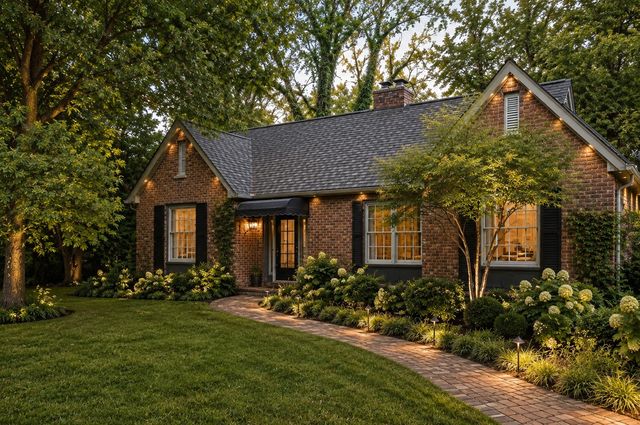 1720 N Observatory Dr, Nashville, TN 37215