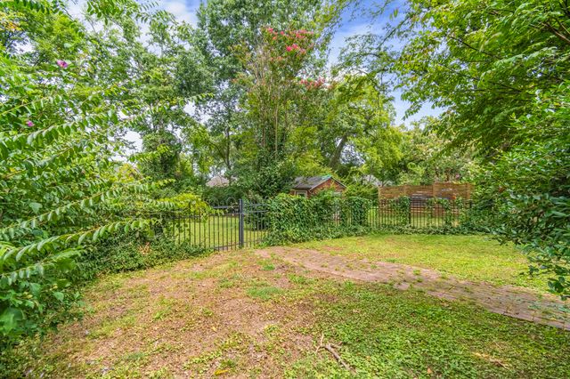 1720 N Observatory Dr, Nashville, TN 37215
