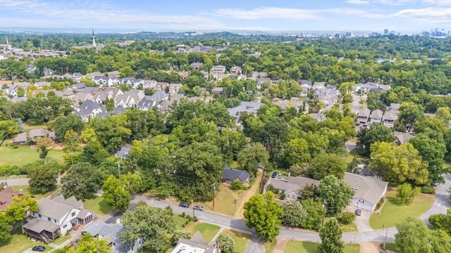 1720 N Observatory Dr, Nashville, TN 37215