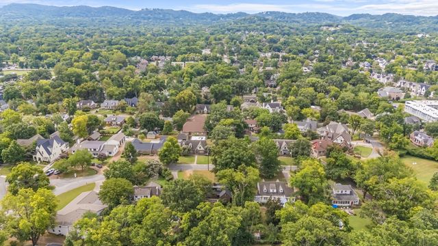 1720 N Observatory Dr, Nashville, TN 37215