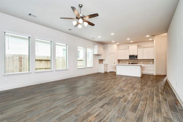 1318 Lakeside Creek Road, Magnolia, TX 77354