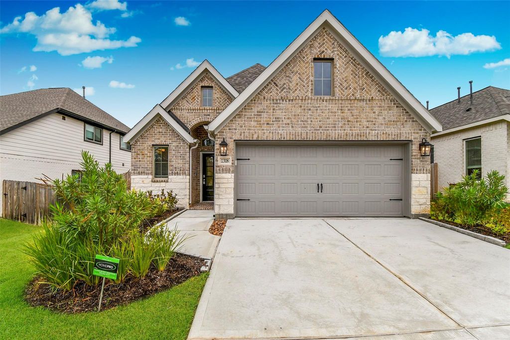 1318 Lakeside Creek Road, Magnolia, TX 77354