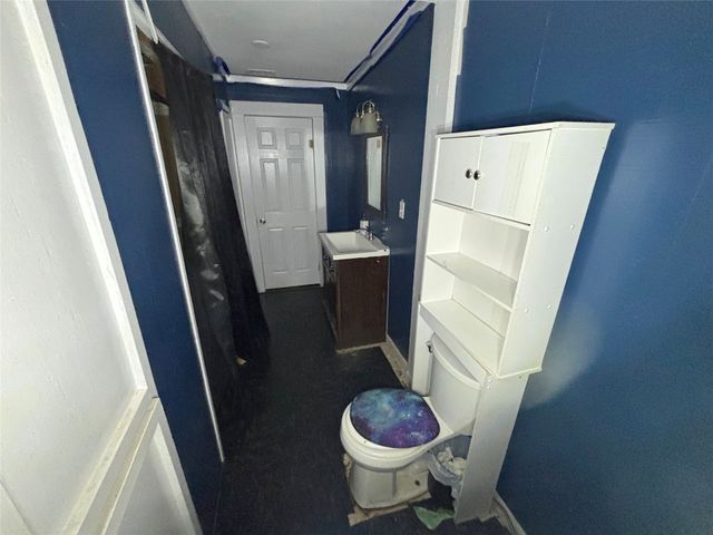 822 N Robinson Street, Cleburne, TX 76031