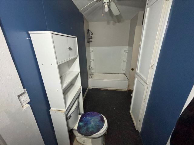 822 N Robinson Street, Cleburne, TX 76031