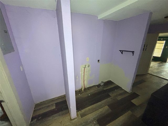 822 N Robinson Street, Cleburne, TX 76031