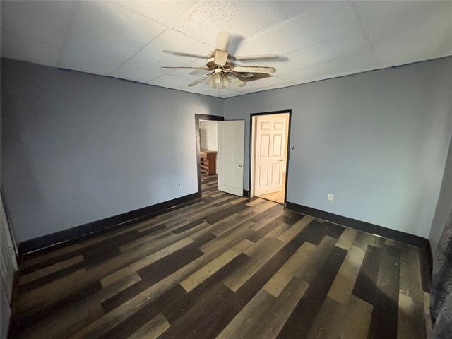 822 N Robinson Street, Cleburne, TX 76031