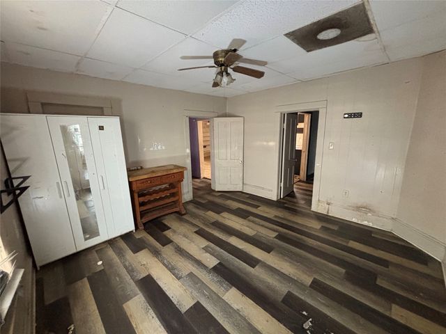 822 N Robinson Street, Cleburne, TX 76031