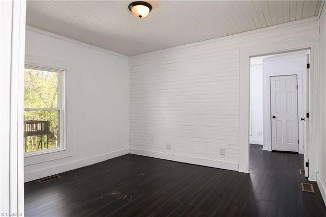 17 Hackney Street, Lexington, NC 27292