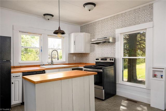 17 Hackney Street, Lexington, NC 27292