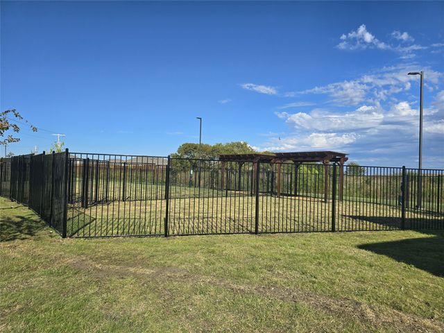 14017 Ilderton Street, Pilot Point, TX 76258