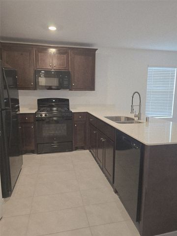 14017 Ilderton Street, Pilot Point, TX 76258