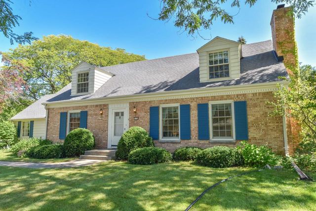 7758 N Berwyn AVENUE, Glendale, WI 53209