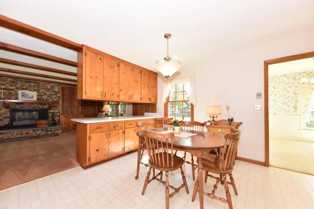 7758 N Berwyn AVENUE, Glendale, WI 53209