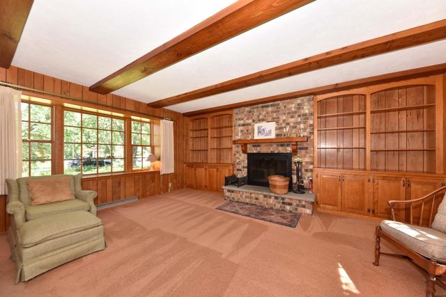 7758 N Berwyn AVENUE, Glendale, WI 53209