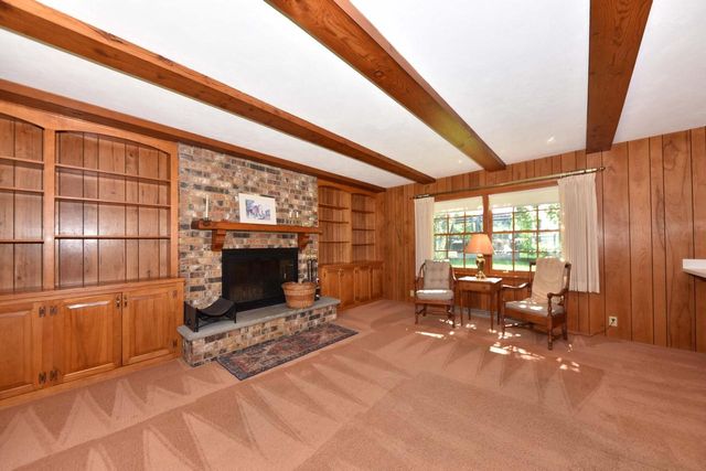 7758 N Berwyn AVENUE, Glendale, WI 53209