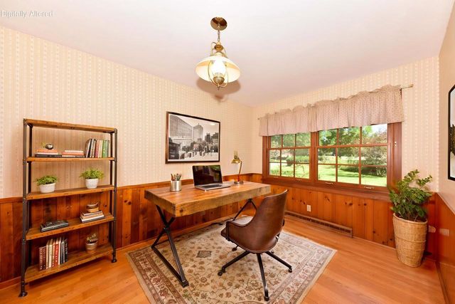 7758 N Berwyn AVENUE, Glendale, WI 53209