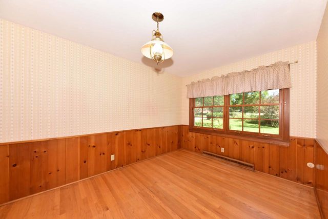 7758 N Berwyn AVENUE, Glendale, WI 53209