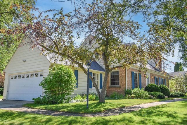 7758 N Berwyn AVENUE, Glendale, WI 53209