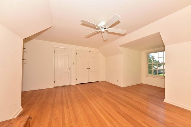 7758 N Berwyn AVENUE, Glendale, WI 53209
